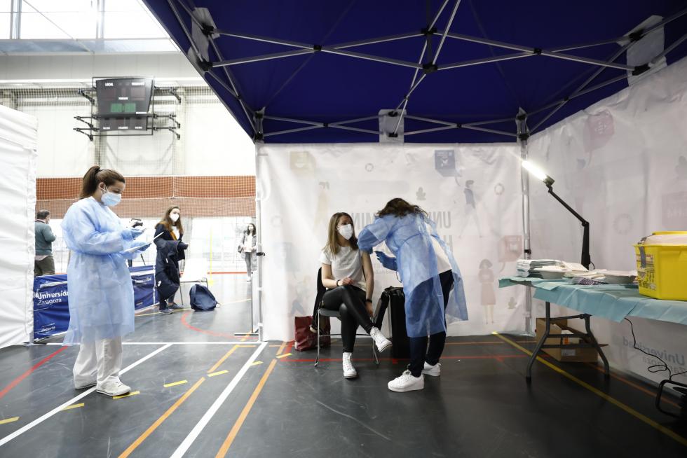 Galería de imágenes de la vacunación de estudiantes en Aragón