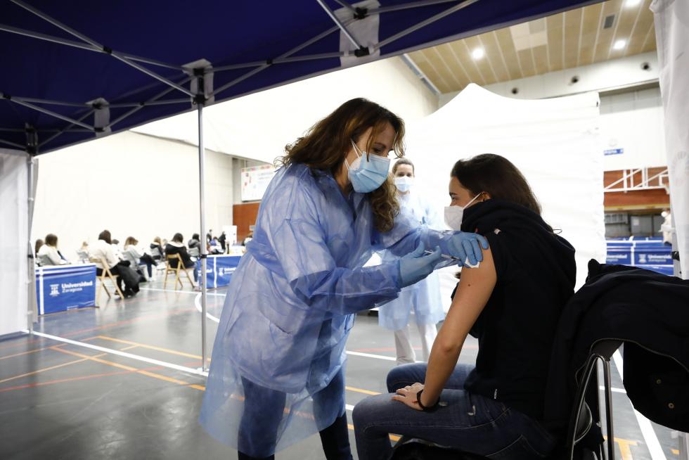 Galería de imágenes de la vacunación de estudiantes en Aragón