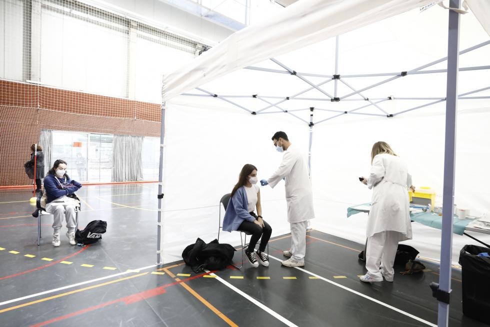 Galería de imágenes de la vacunación de estudiantes en Aragón