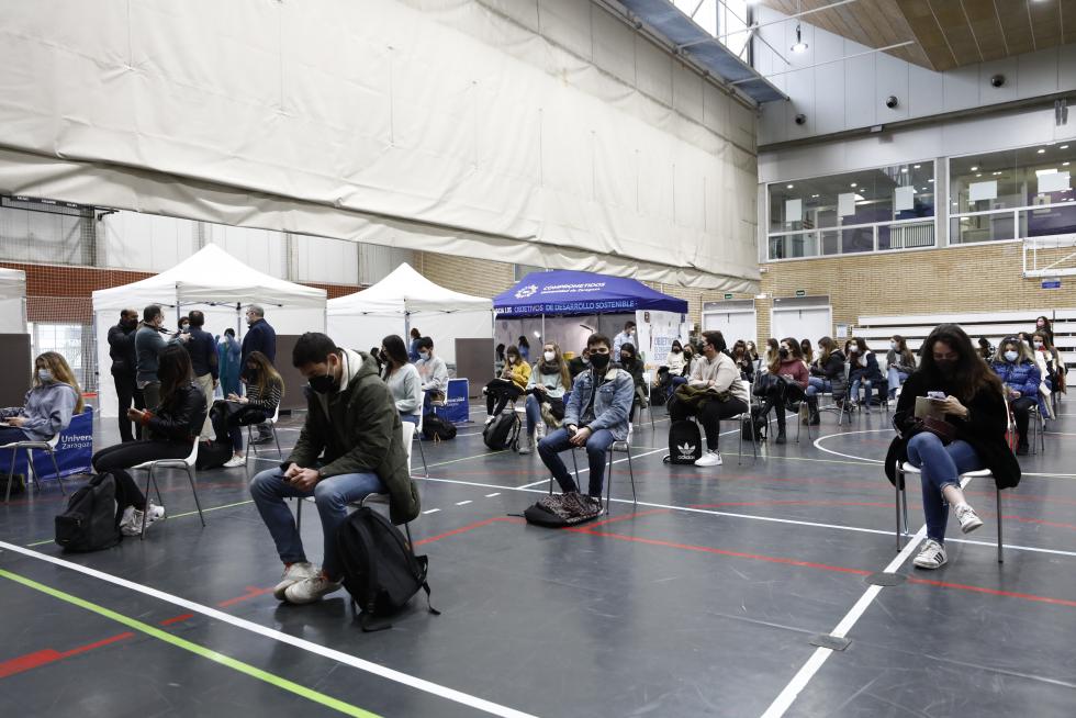 Galería de imágenes de la vacunación de estudiantes en Aragón