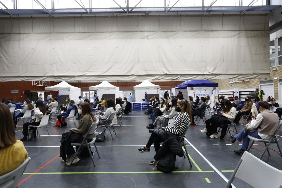 Galería de imágenes de la vacunación de estudiantes en Aragón