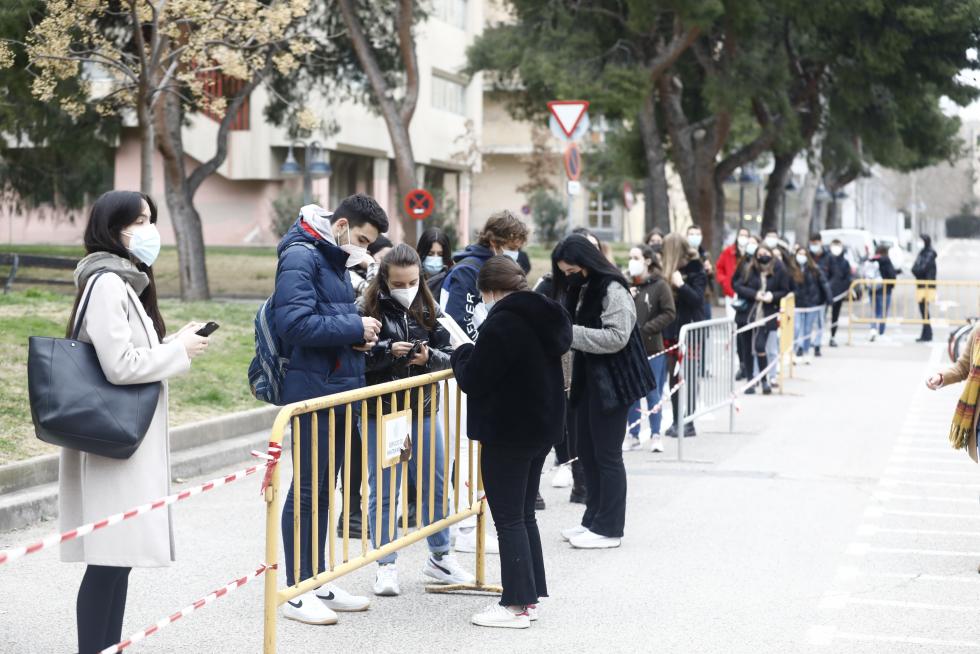 Galería de imágenes de la vacunación de estudiantes en Aragón