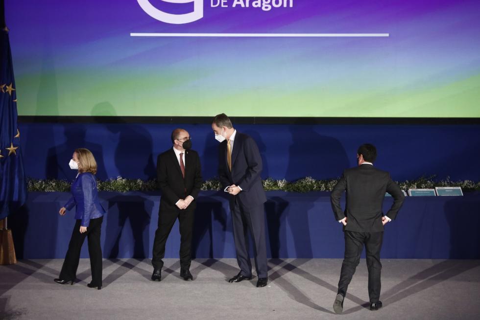 Felipe VI preside la entrega de premios de la CEOE