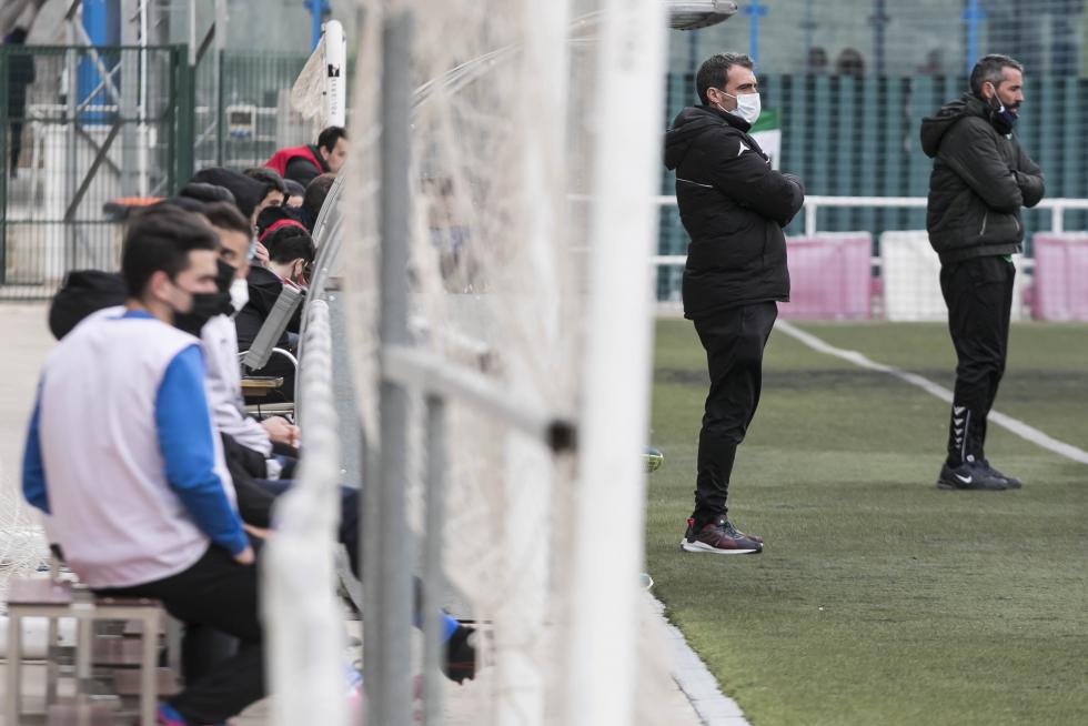 Público en el partido de fútbol entre Cuarte y Épila.