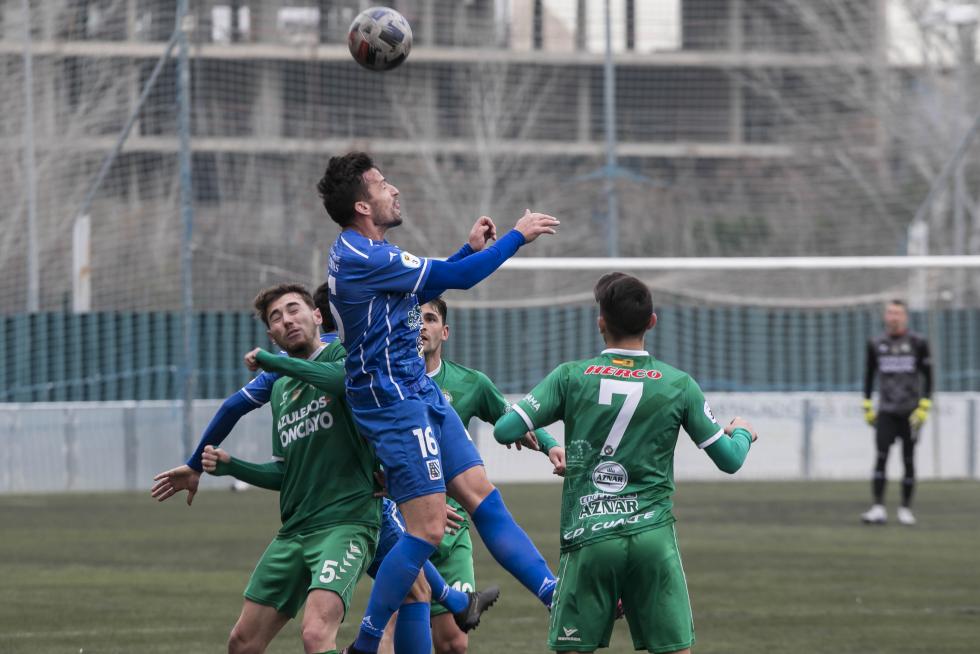 Público en el partido de fútbol entre Cuarte y Épila.
