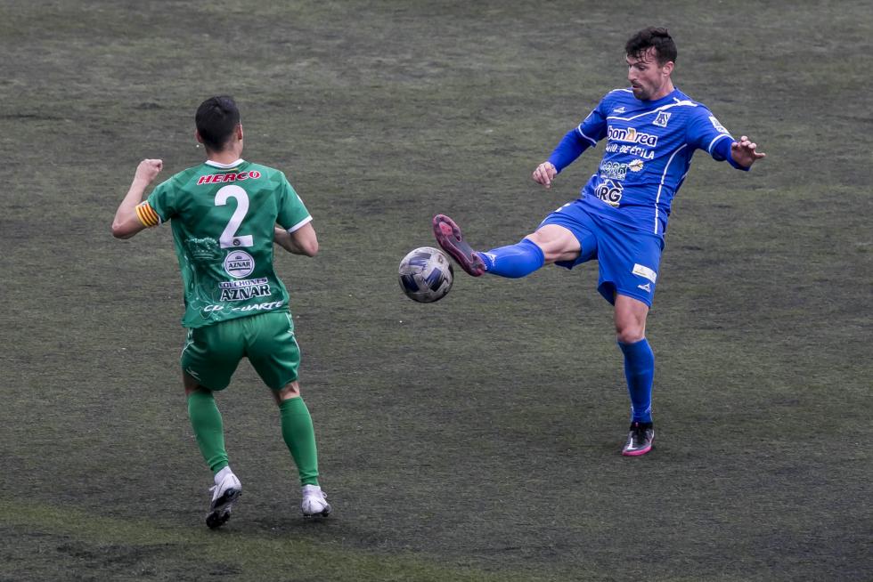 Público en el partido de fútbol entre Cuarte y Épila.