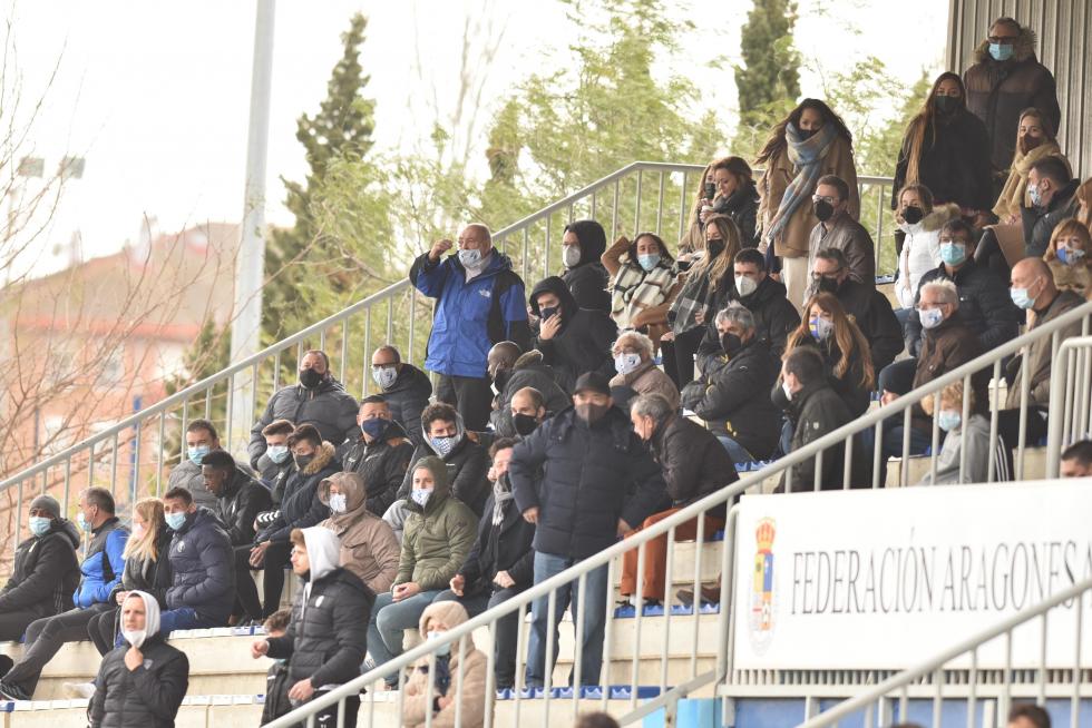 Público en el partido de fútbol entre el Ebro y Haro.