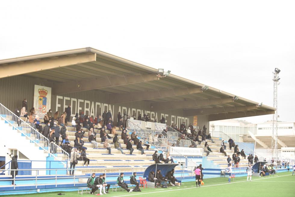 Público en el partido de fútbol entre el Ebro y Haro.