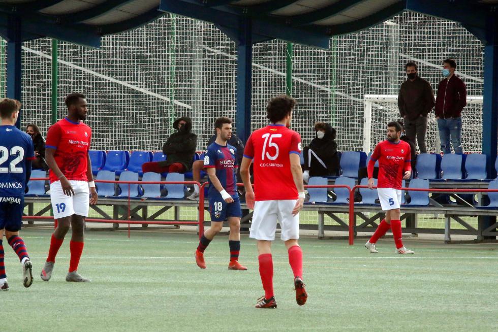 Público en el partido de Tercera División entre Huesca B y Cariñena.