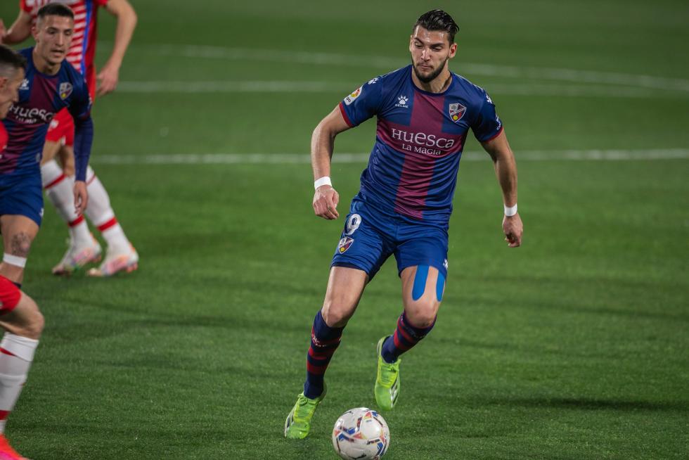 Rafa Mir, en el partido de la SD Huesca contra el Granada.