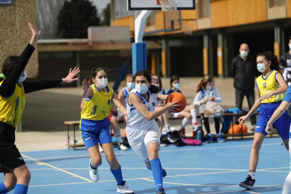 El deporte aragonés vuelve a la competición un año después: actividad en el Colegio Marianistas