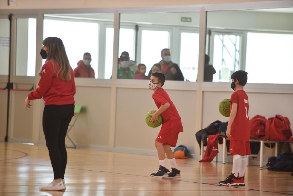 El deporte aragonés vuelve a la competición un año después: actividad en el Estadio Miralbueno El Olivar