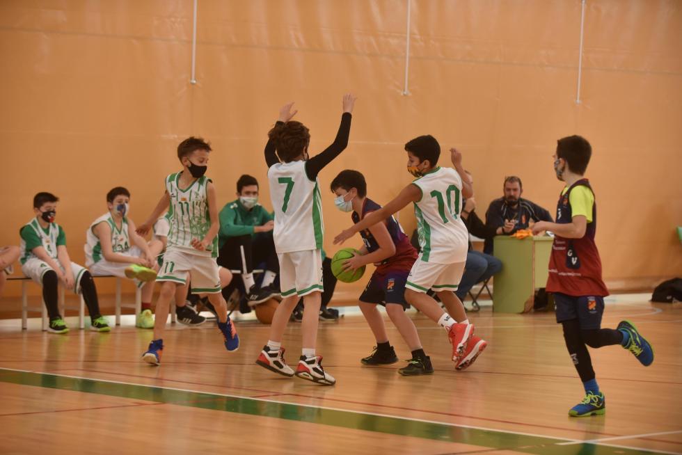 El deporte aragonés vuelve a la competición un año después: actividad en el Estadio Miralbueno El Olivar