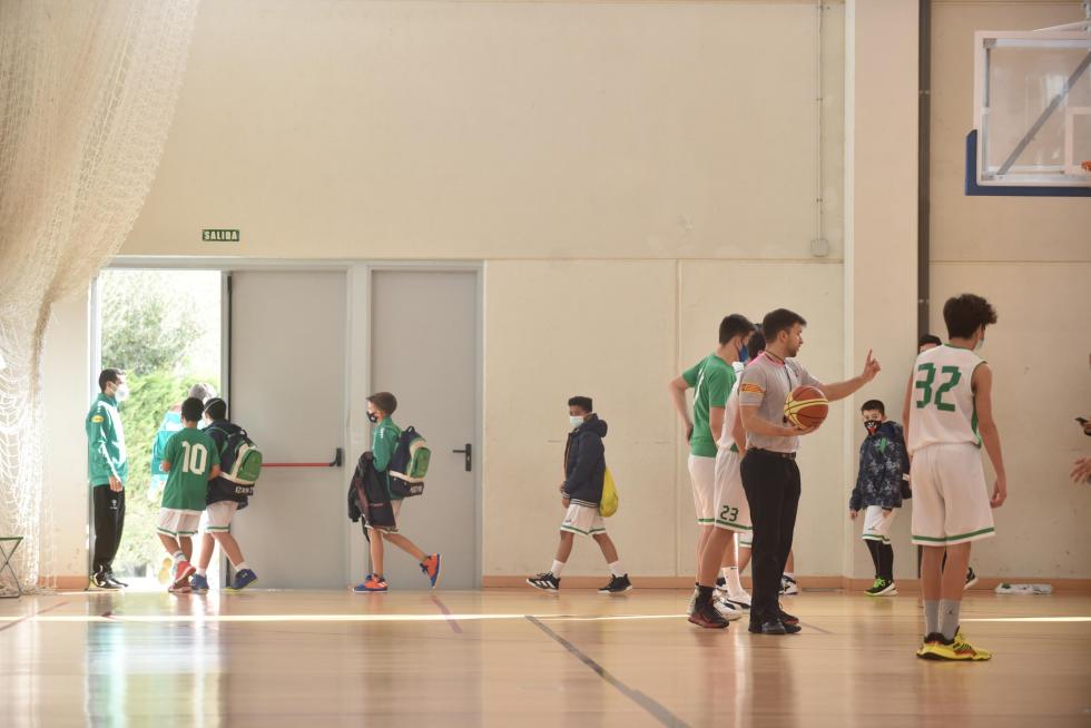 El deporte aragonés vuelve a la competición un año después: actividad en el Estadio Miralbueno El Olivar