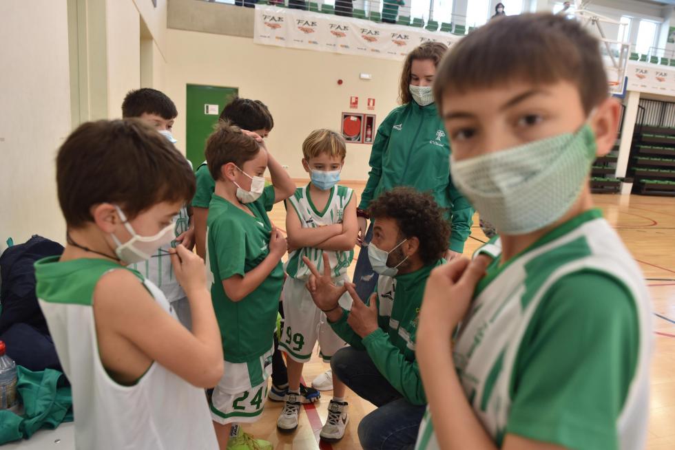 El deporte aragonés vuelve a la competición un año después: actividad en el Estadio Miralbueno El Olivar
