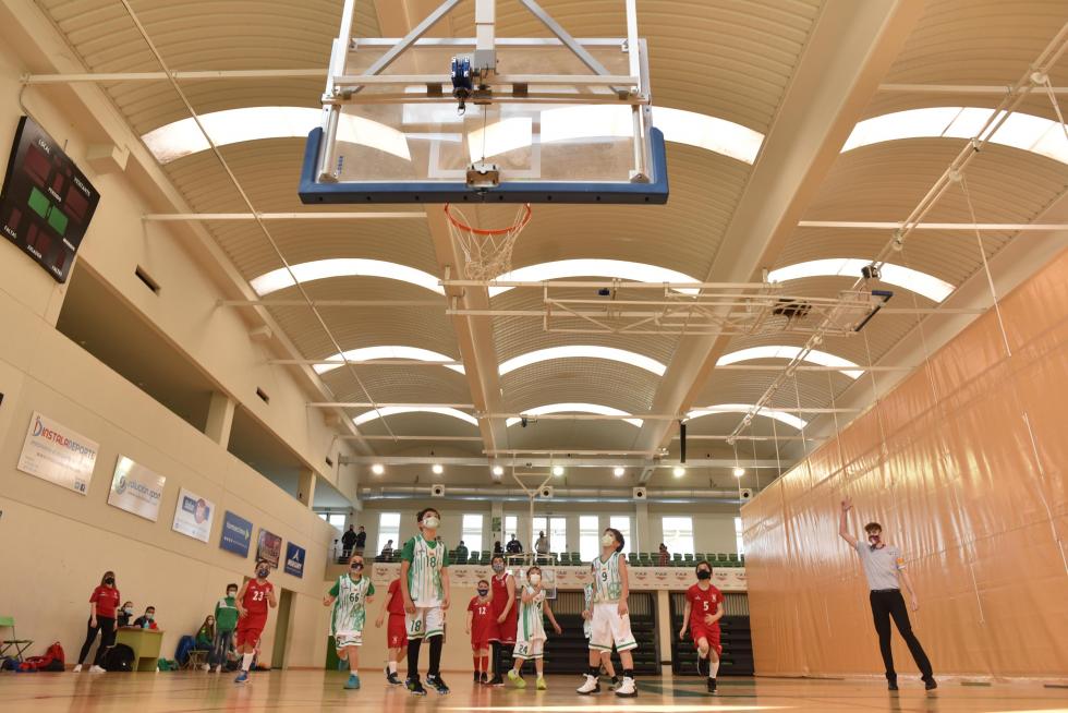 El deporte aragonés vuelve a la competición un año después: actividad en el Estadio Miralbueno El Olivar