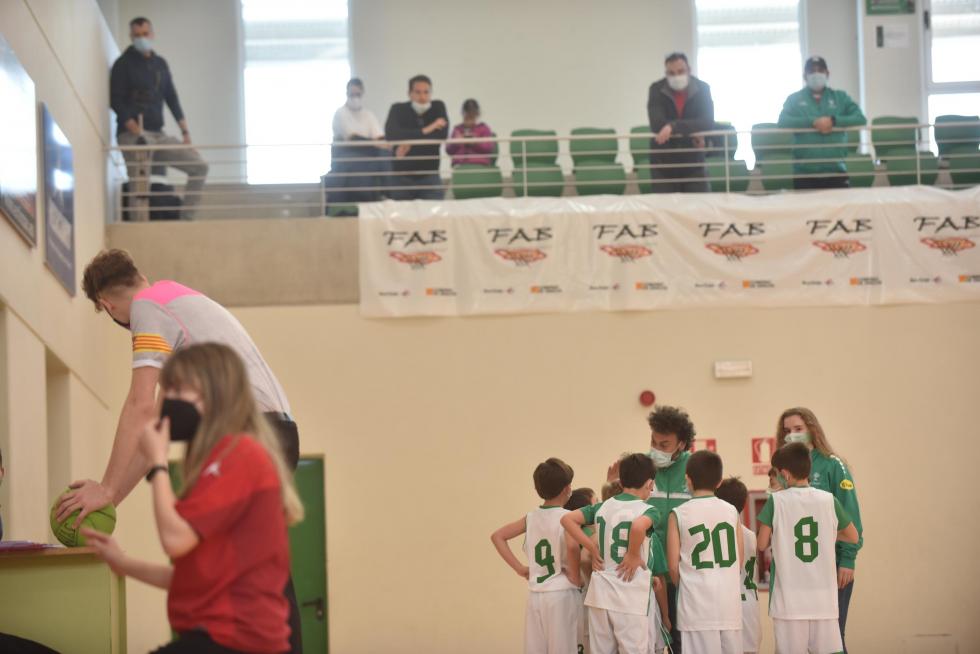 El deporte aragonés vuelve a la competición un año después: actividad en el Estadio Miralbueno El Olivar