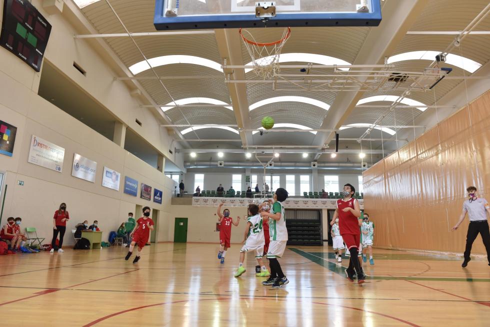 El deporte aragonés vuelve a la competición un año después: actividad en el Estadio Miralbueno El Olivar