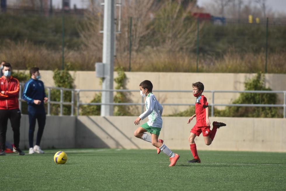 El deporte aragonés vuelve a la competición un año después: actividad en el Estadio Miralbueno El Olivar