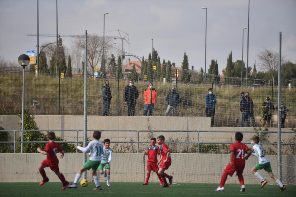 El deporte aragonés vuelve a la competición un año después: actividad en el Estadio Miralbueno El Olivar