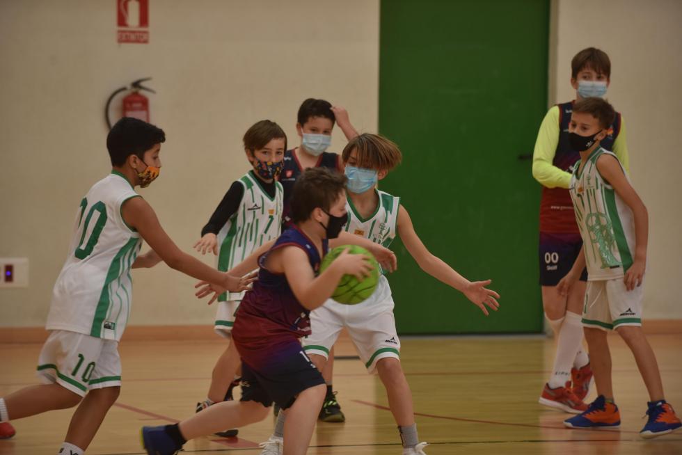 El deporte aragonés vuelve a la competición un año después: actividad en el Estadio Miralbueno El Olivar