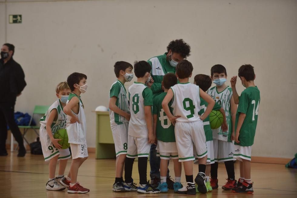 El deporte aragonés vuelve a la competición un año después: actividad en el Estadio Miralbueno El Olivar