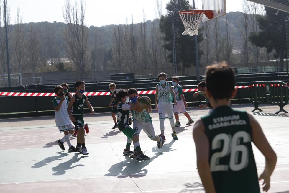 El deporte aragonés vuelve a la competición un año después: baloncesto en el Stadium Casablanca