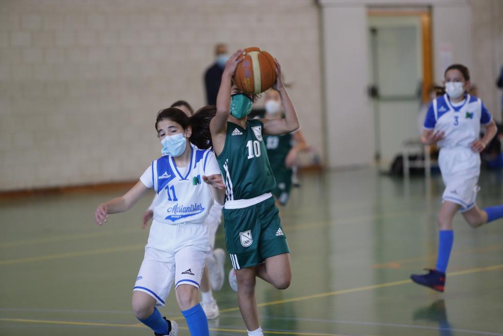 El deporte aragonés vuelve a la competición un año después: baloncesto en el Stadium Casablanca