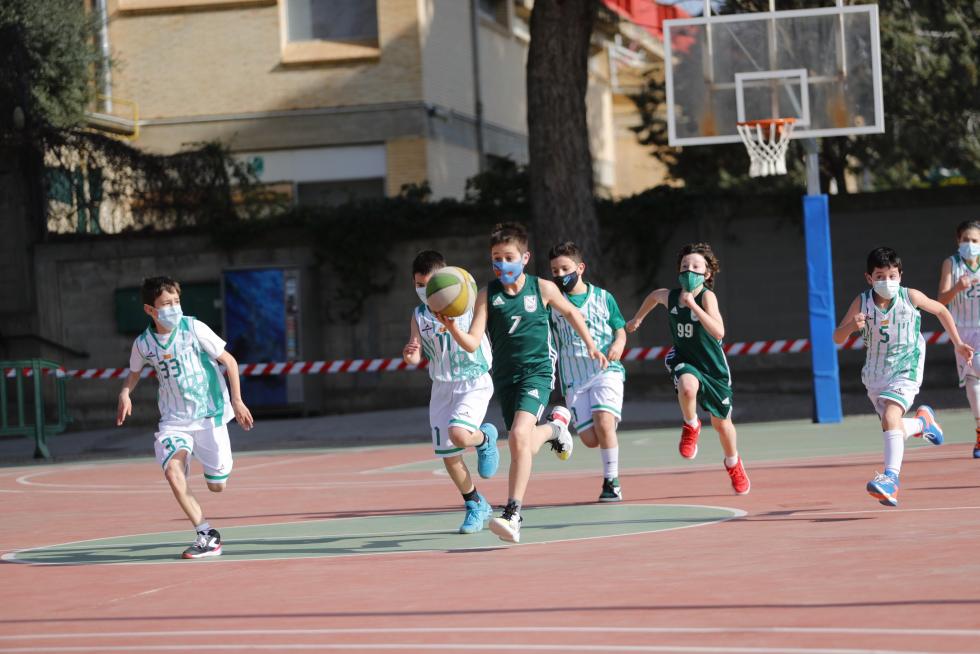 El deporte aragonés vuelve a la competición un año después: baloncesto en el Stadium Casablanca