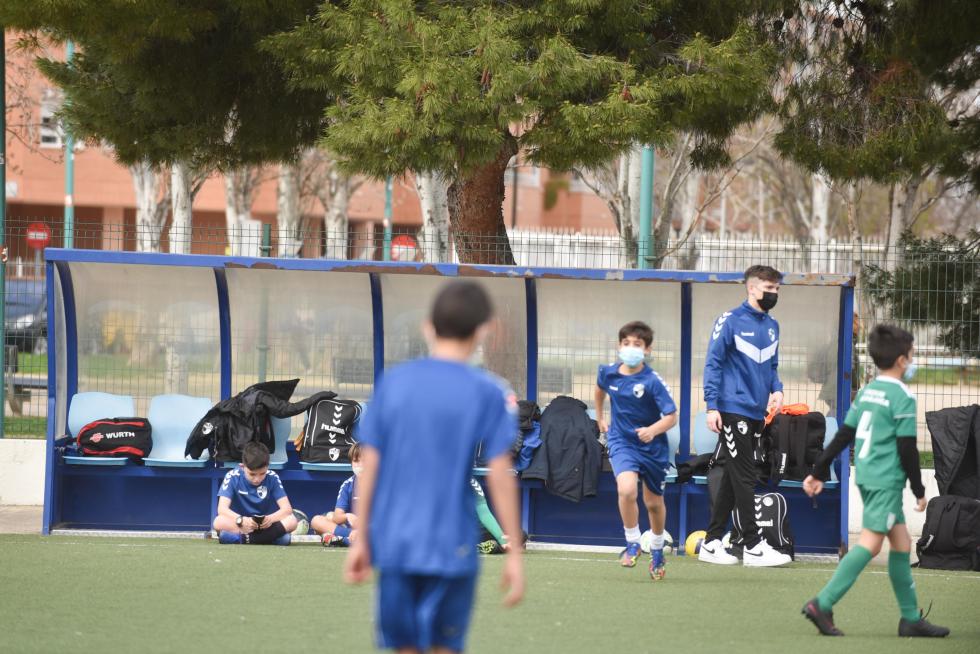 El deporte aragonés vuelve a la competición un año después: fútbol juvenil Ebro-Silos