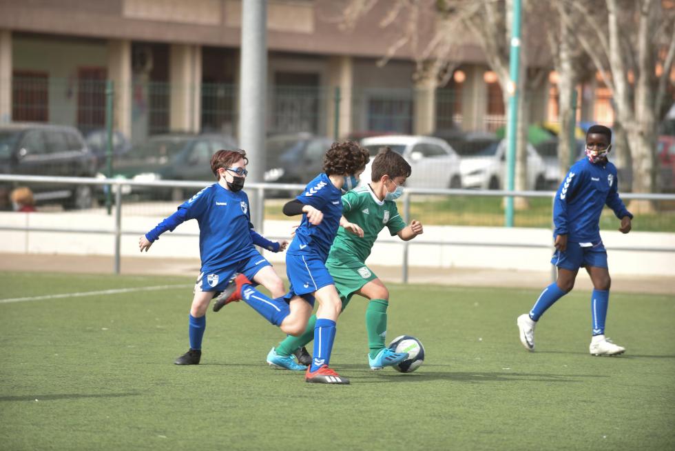 El deporte aragonés vuelve a la competición un año después: fútbol juvenil Ebro-Silos