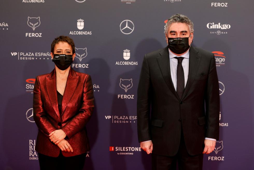El ministro de Cultura, José Manuel Rodríguez Uribes y la presidenta de la Asociación de Informadores Cinematográficos de España, María Guerra