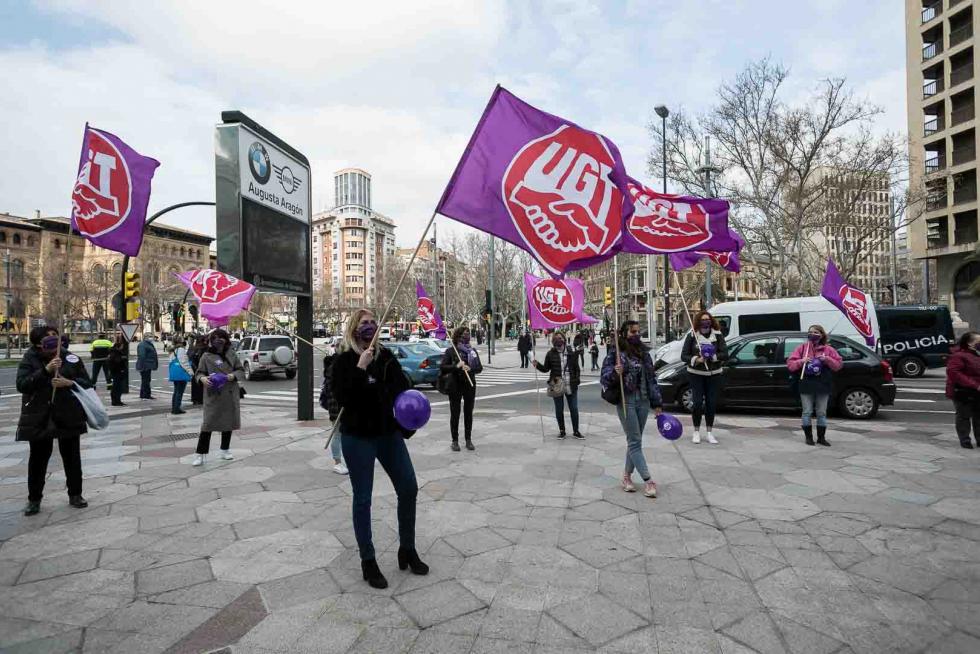 Concentración por el Día de la Mujer organizada por UGT y CC. OO en Zaragoza.