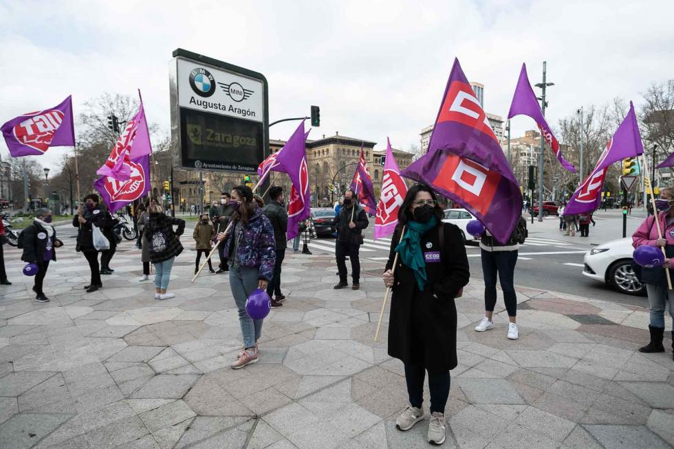 Concentración por el Día de la Mujer organizada por UGT y CC. OO en Zaragoza.