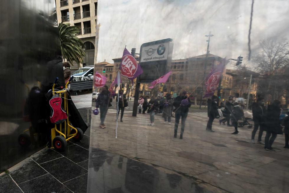 Concentración por el Día de la Mujer organizada por UGT y CC. OO en Zaragoza.