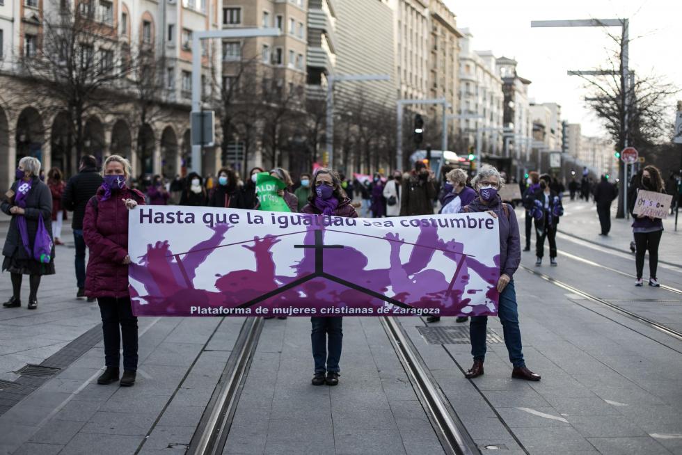 Marchas y concentración en la plaza del Pilar de Zaragoza.