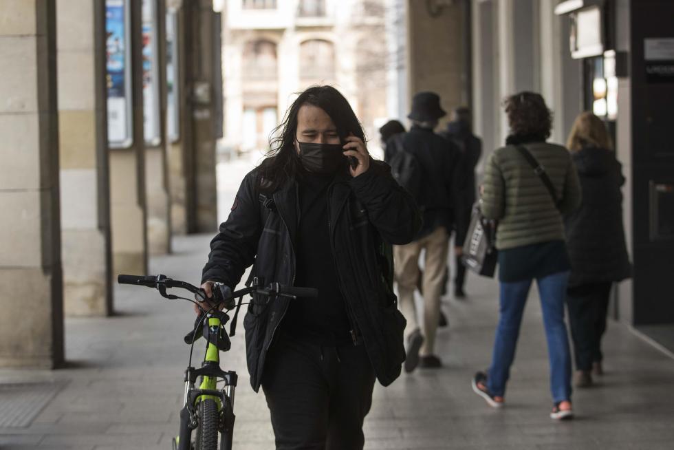 Un día con el 'rider' Javier Mendieta en Zaragoza.