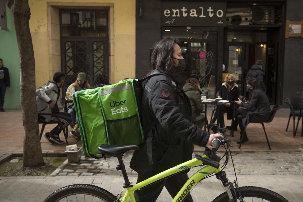 Un día con el 'rider' Javier Mendieta en Zaragoza.