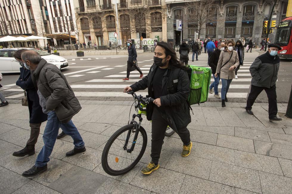 Un día con el 'rider' Javier Mendieta en Zaragoza.