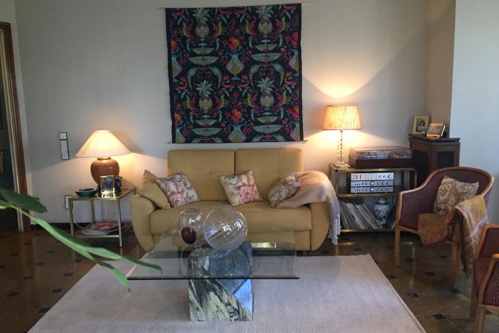 La casa de las amigas de Celia, con más posibilidades econímicas.