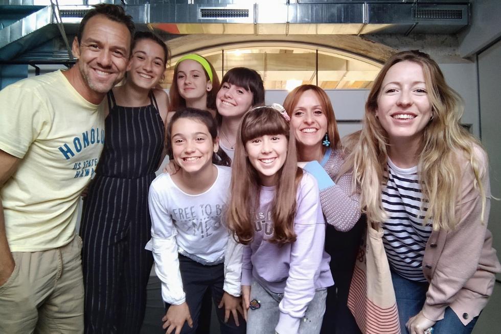 Rubén Martínez, coach de interpretación, con las actrices y Pilar Palomero.