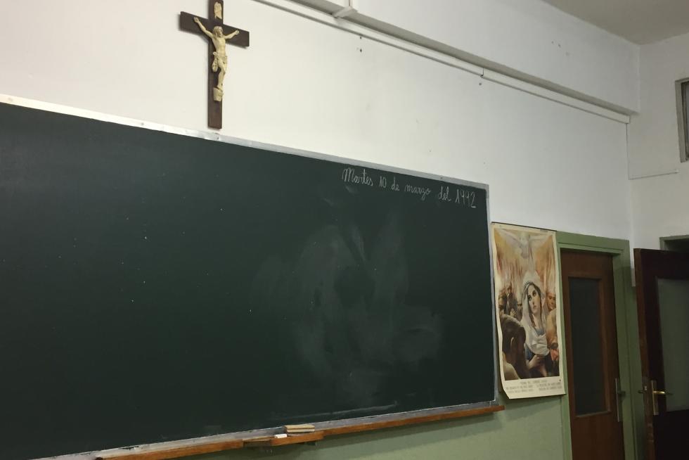 Un aula del Miguel Servet convertida en un colegio de monjas de los 90.