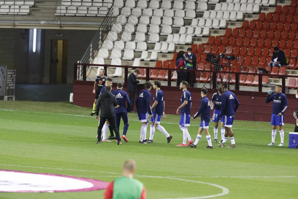 Calentamiento del partido entre el Real Zaragoza y el Logroñés