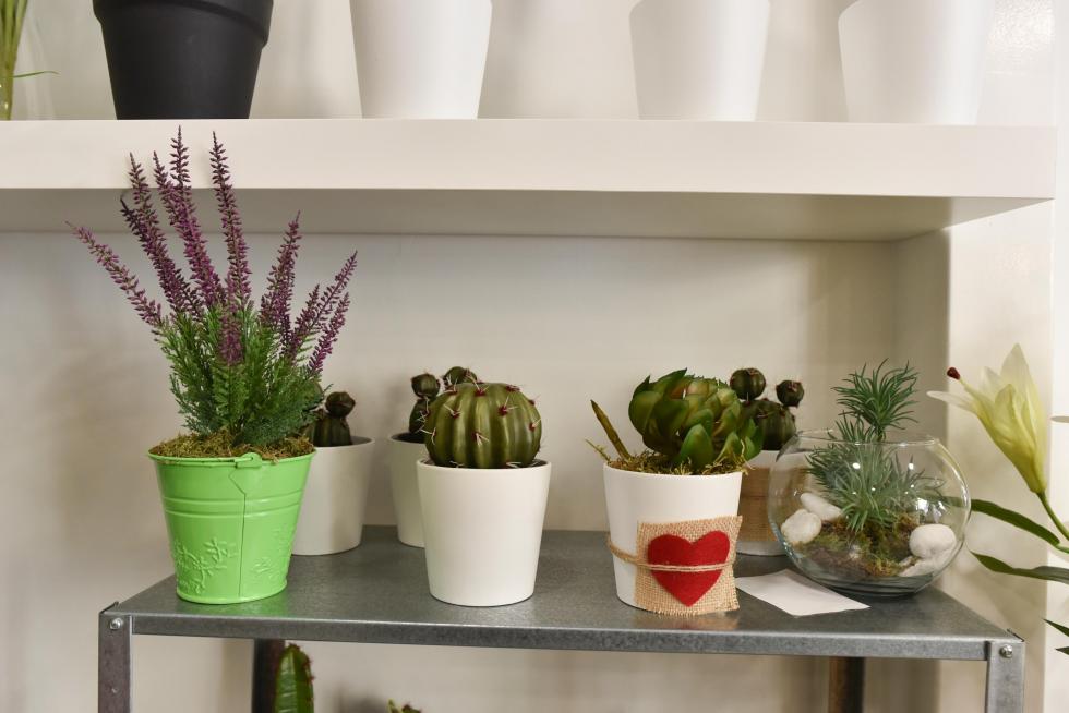 Flores Ohana, comercio de flores y plantas artificiales en la calle Princesa de Zaragoza