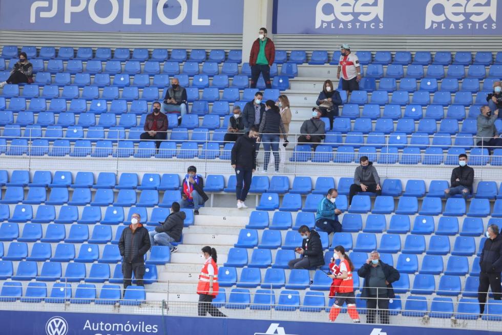 El público vuelve a El Alcoraz más de un año después.