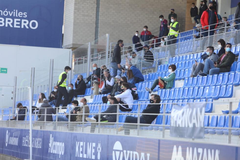 El público vuelve a El Alcoraz más de un año después.