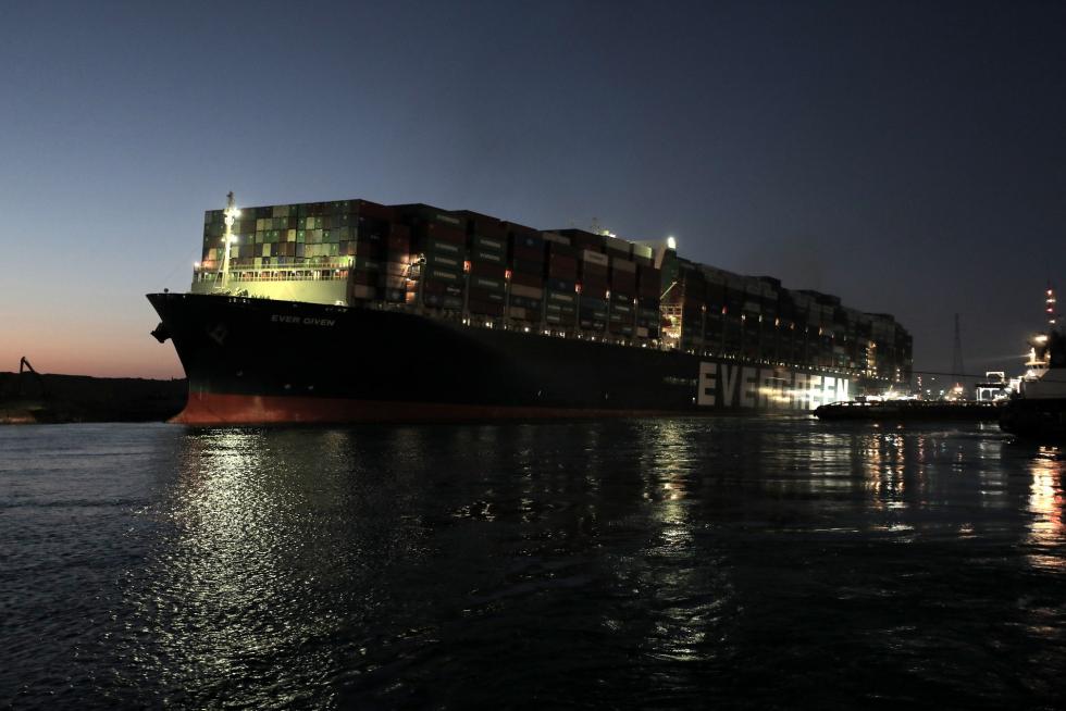 Fotos: Egipto logra mover el buque 'Ever Given' en el ...