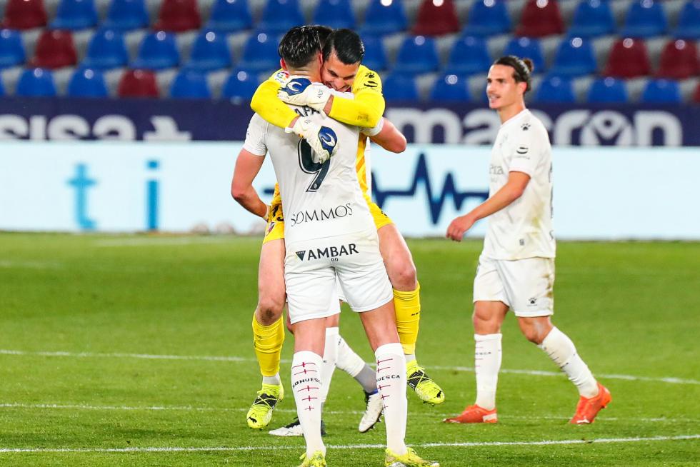 Imágenes de la segunda parte del partido Levante-Huesca.