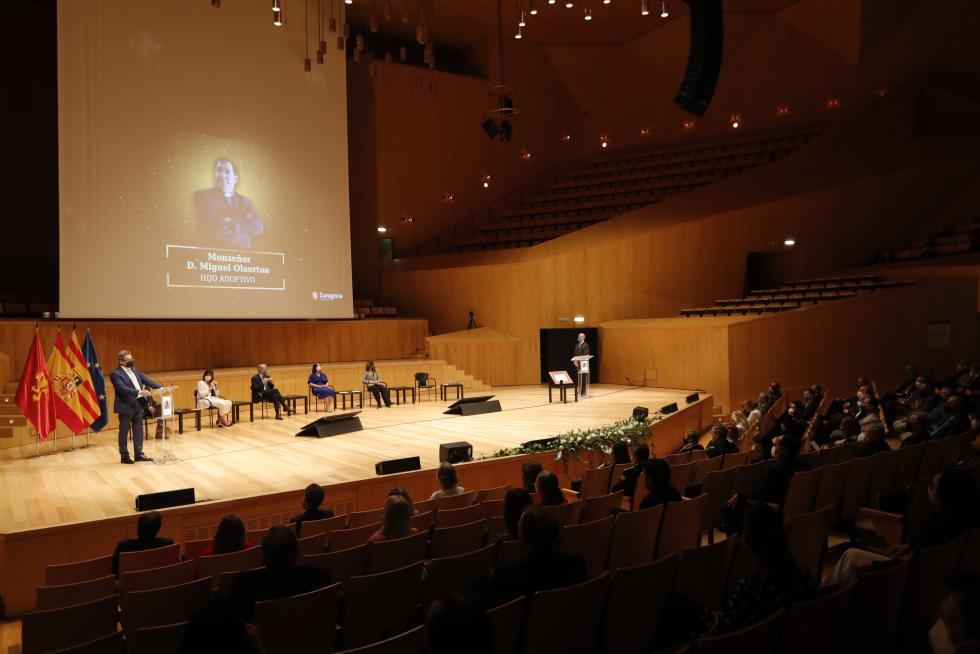 Foto de la entrega de las distinciones -Medalla de Oro, Hijos Predilectos e Hijos Adoptivos- del Ayuntamiento de Zaragoza 2020