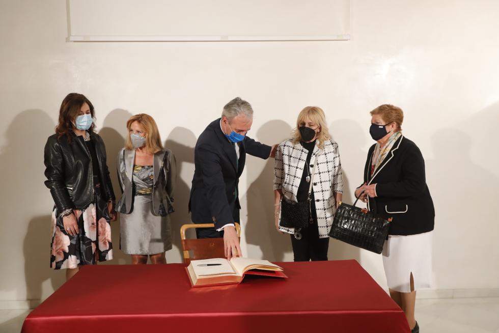 Foto de la entrega de las distinciones -Medalla de Oro, Hijos Predilectos e Hijos Adoptivos- del Ayuntamiento de Zaragoza 2020